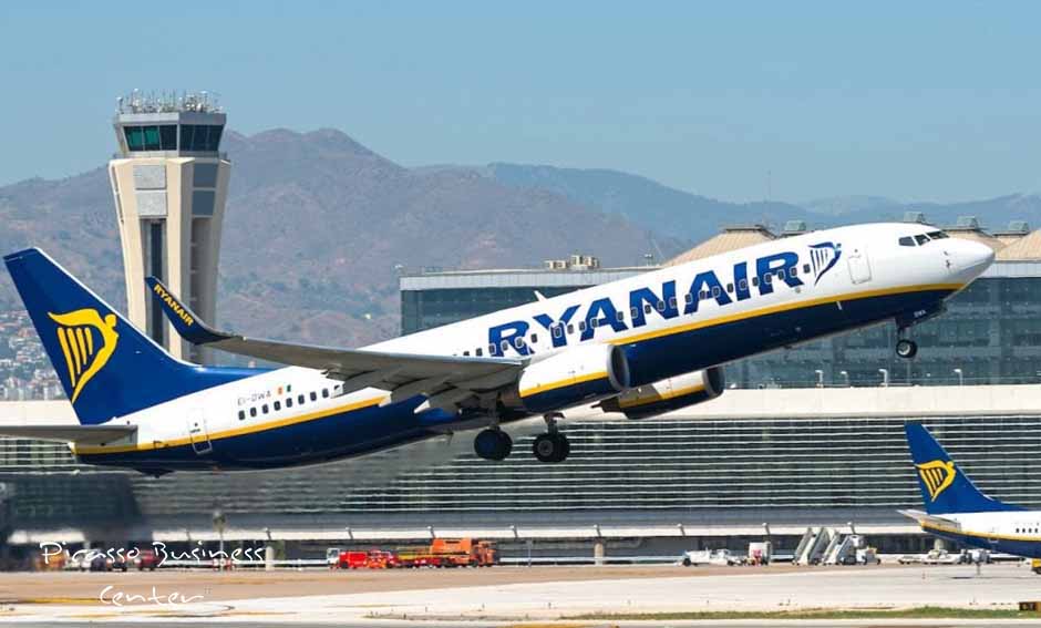 Lontoo 2:45 tunnin päässä, Manchester 2:55 tunnin päässä, Bristol 2:40 tunnin päässä, Barcelona 1:35 tunnin päässä, Madrid 1:10 tunnin päässä lentokoneella Malagan lentokentälle